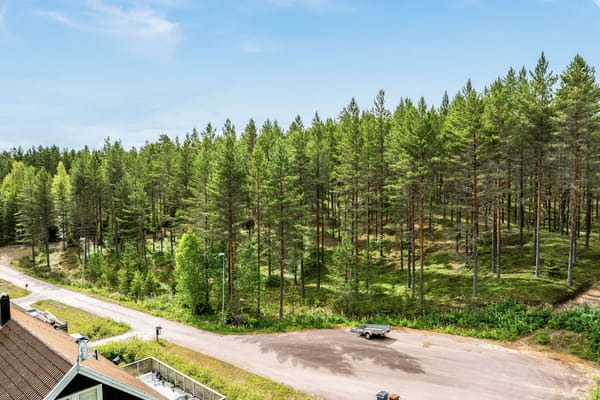 Smedby Vitmossevägen och Klåvesväg