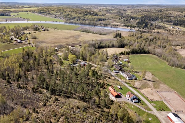 Tomt med naturskönt läge nära Fryken