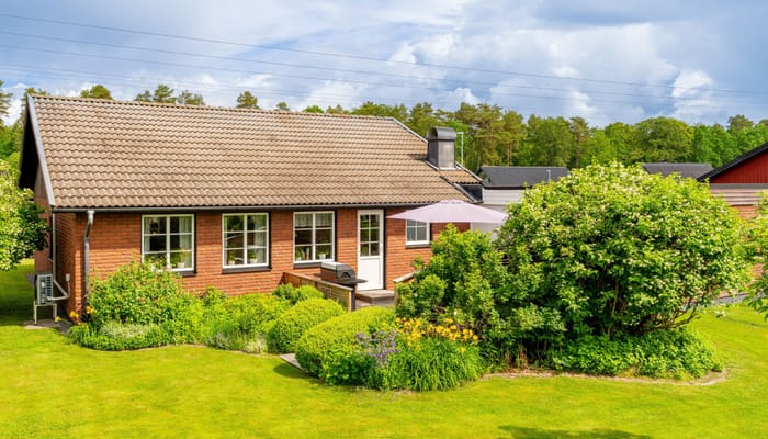 villa-till-salu-i-lidk-ping-myr-sv-gen-8-l-nsf-rs-kringar