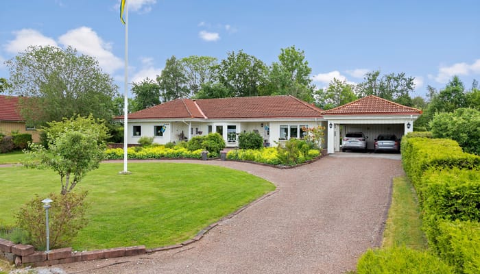villa-till-salu-i-j-rlanda-k-llsby-306-l-nsf-rs-kringar
