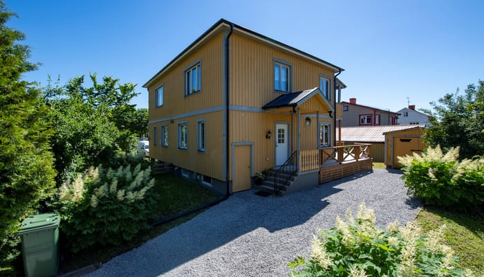 villa-till-salu-i-surahammar-hjulmakarv-gen-14a-l-nsf-rs-kringar